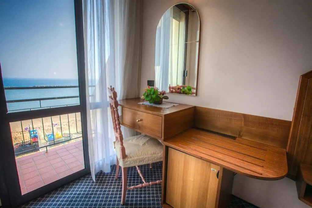 Hotel Strand Bellaria-Igea Marina 3*,